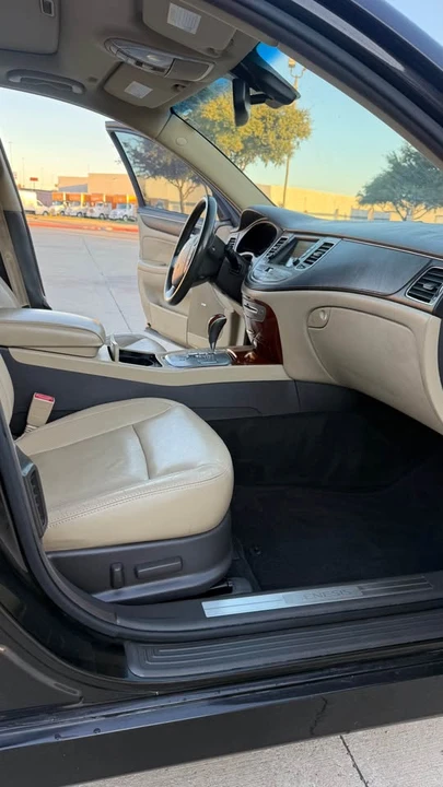 2013 Hyundai Genesis - Image 7 of 17