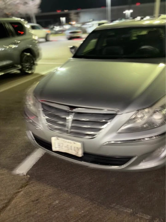 2013 Hyundai Genesis - Image 2 of 8