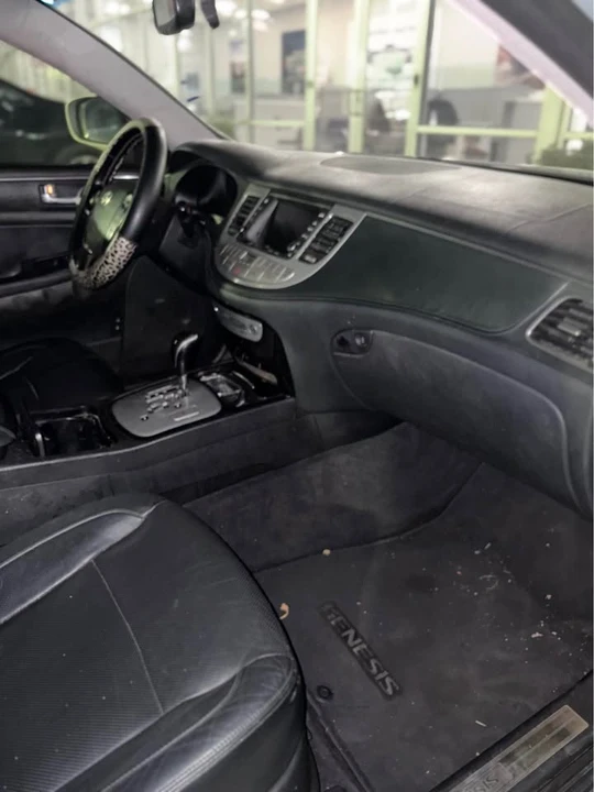 2013 Hyundai Genesis - Image 8 of 8
