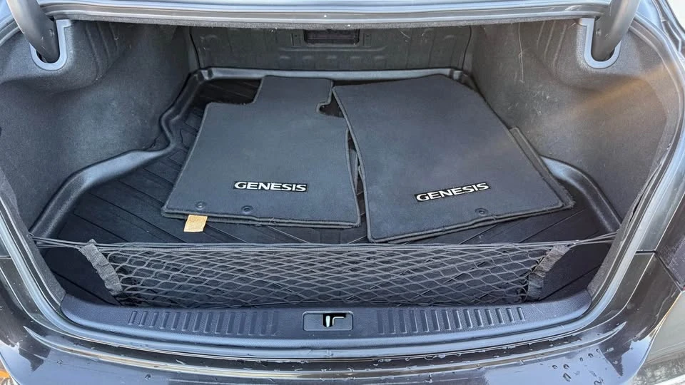 2013 Hyundai Genesis - Image 14 of 17