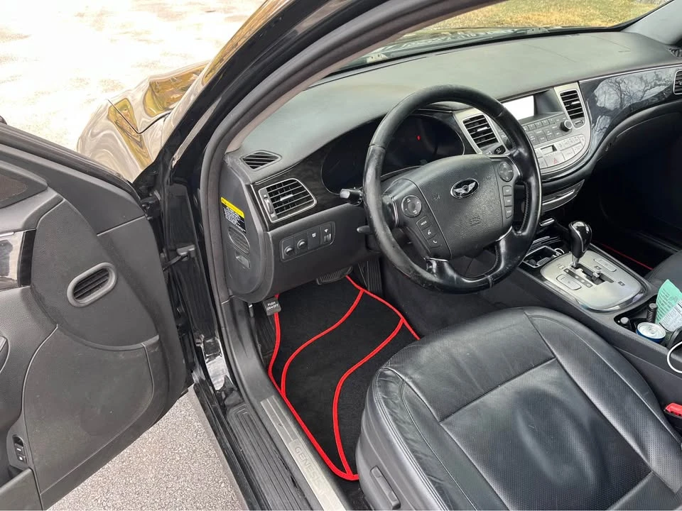 2013 Hyundai Genesis - Image 7 of 11