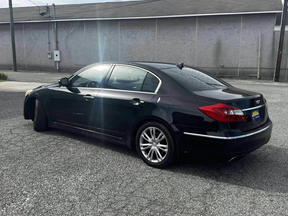 2013 Hyundai Genesis - Image 6 of 14