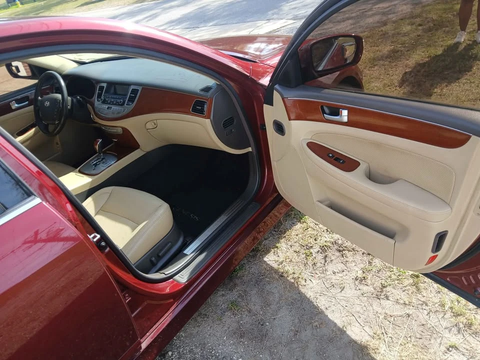 2013 Hyundai Genesis - Image 5 of 8