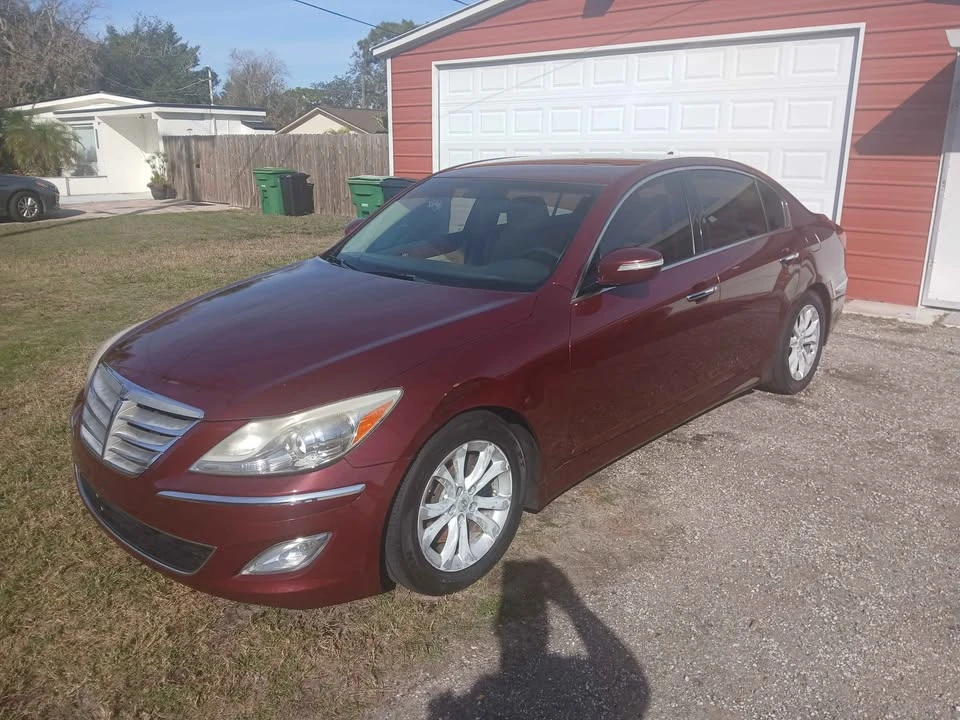 2013 Hyundai Genesis - Image 2 of 8
