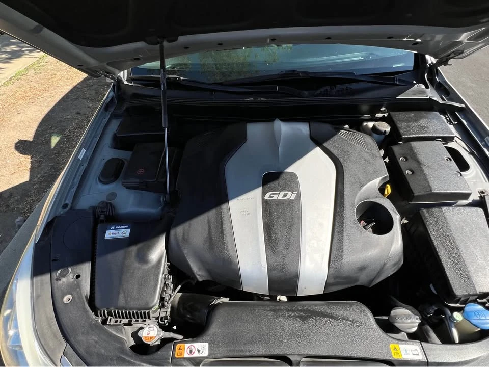 2013 Hyundai Genesis - Image 11 of 13