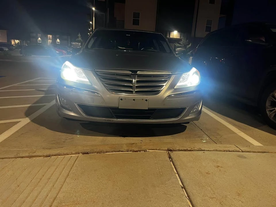 2013 Hyundai Genesis - Image 6 of 12