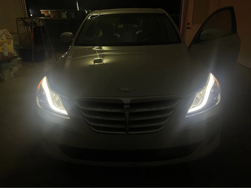 2013 Hyundai Genesis - Image 3 of 4