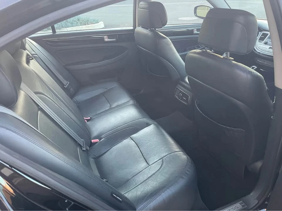 2013 Hyundai Genesis - Image 11 of 13
