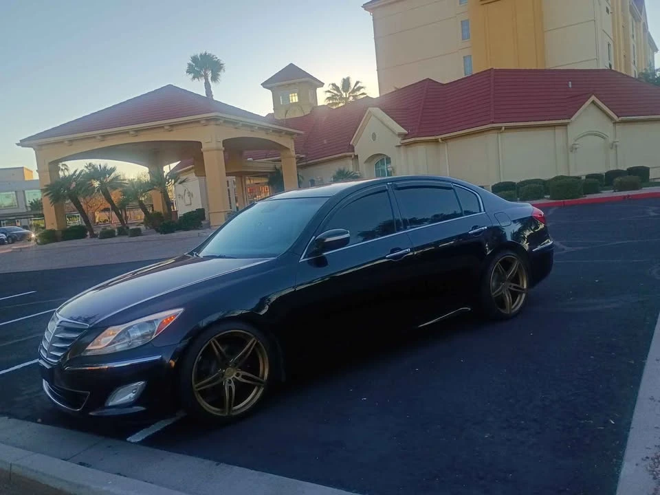 2013 Hyundai Genesis - Image 3 of 6