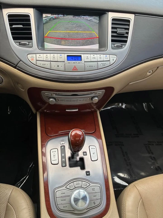 2013 Hyundai Genesis - Image 11 of 12