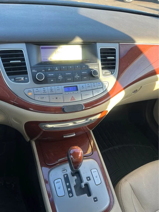 2013 Hyundai Genesis - Image 6 of 7