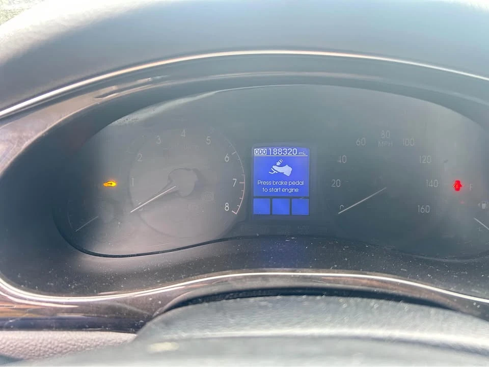 2013 Hyundai Genesis - Image 7 of 9