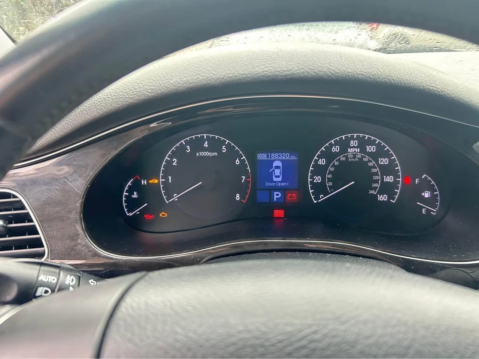 2013 Hyundai Genesis - Image 5 of 9