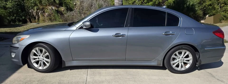 2013 Hyundai Genesis - Image 10 of 10