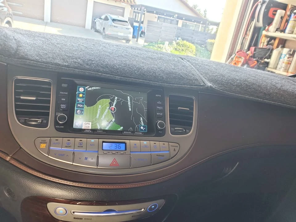 2013 Hyundai Genesis - Image 7 of 17