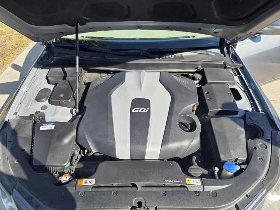 2013 Hyundai Genesis - Image 9 of 10