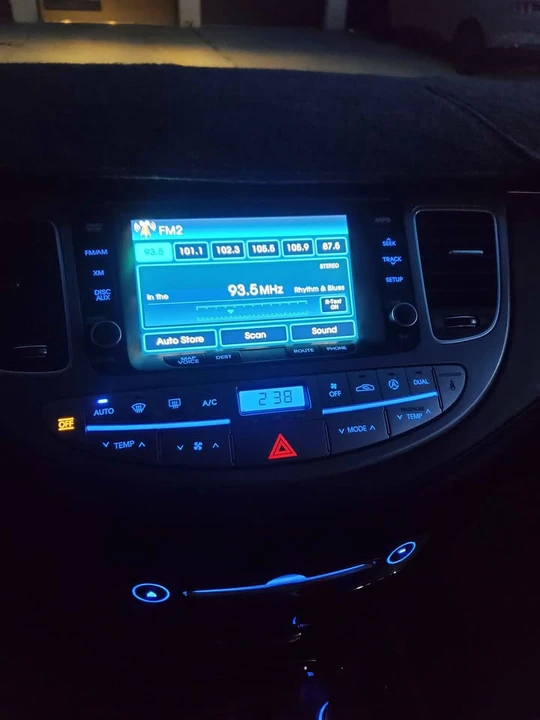 2013 Hyundai Genesis - Image 13 of 17