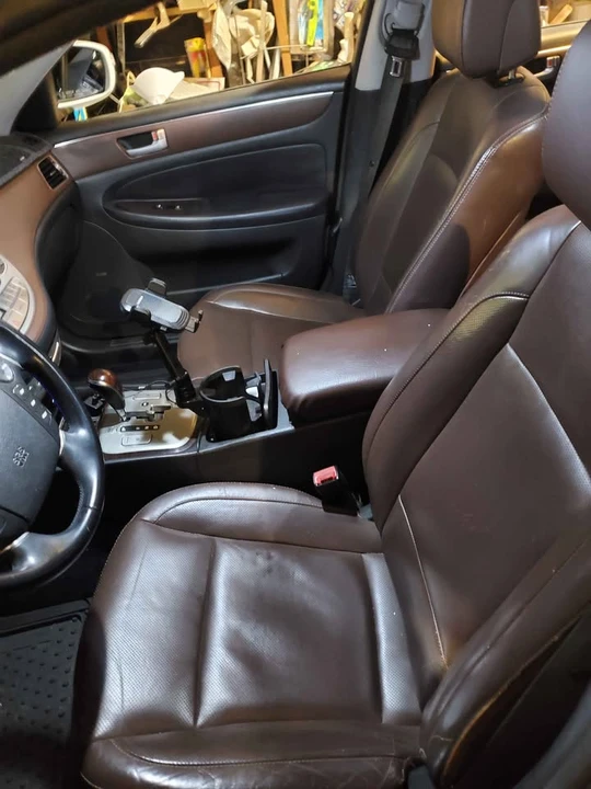 2013 Hyundai Genesis - Image 15 of 17