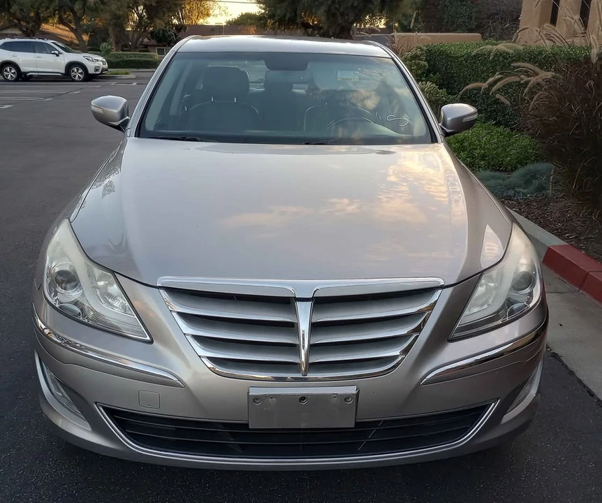 2013 Hyundai Genesis - Image 7 of 12