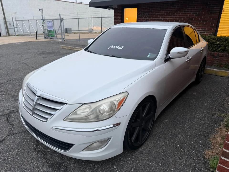 2013 Hyundai Genesis - Image 2 of 6