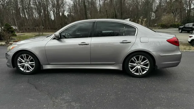 2013 Hyundai Genesis 3.8 Sedan