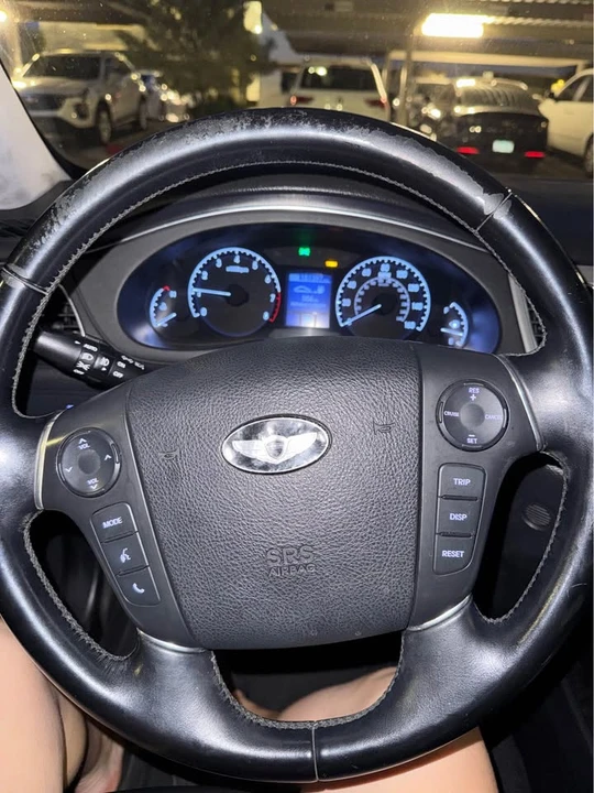 2013 Hyundai Genesis - Image 9 of 18
