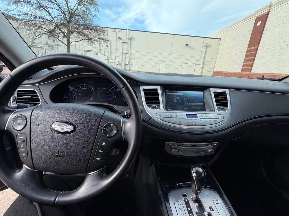 2013 Hyundai Genesis - Image 7 of 13