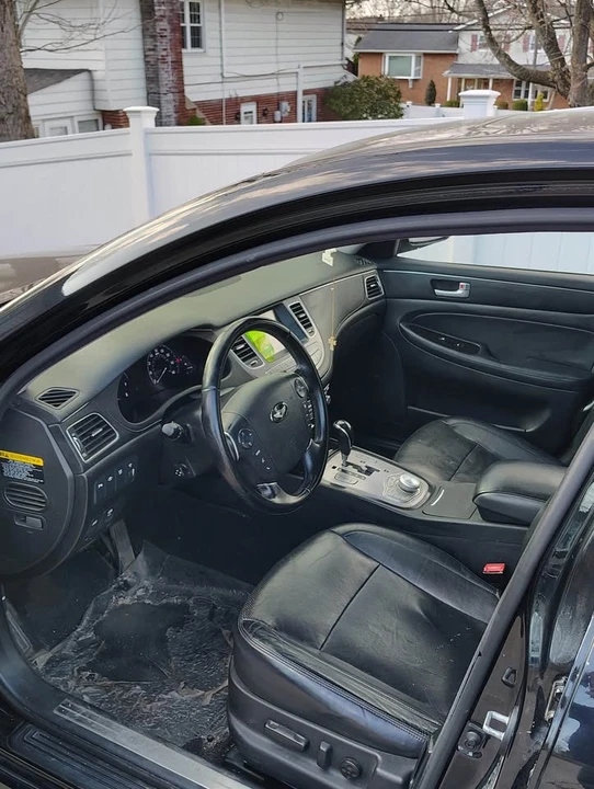 2013 Hyundai Genesis - Image 5 of 8