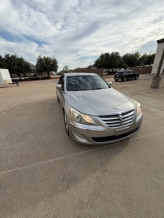 2013 Hyundai Genesis - Image 12 of 13