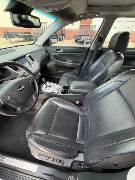 2013 Hyundai Genesis - Image 11 of 13