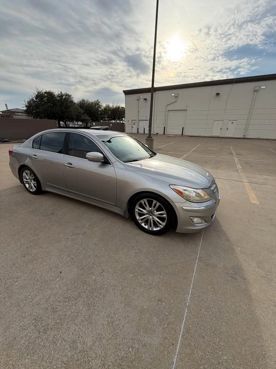 2013 Hyundai Genesis - Image 6 of 13