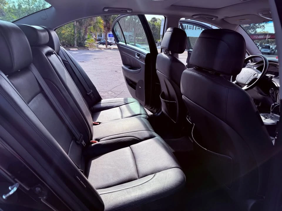 2013 Hyundai Genesis - Image 8 of 14
