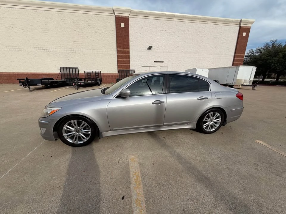 2013 Hyundai Genesis - Image 3 of 13