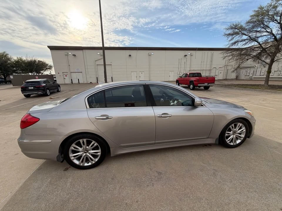 2013 Hyundai Genesis - Image 5 of 13