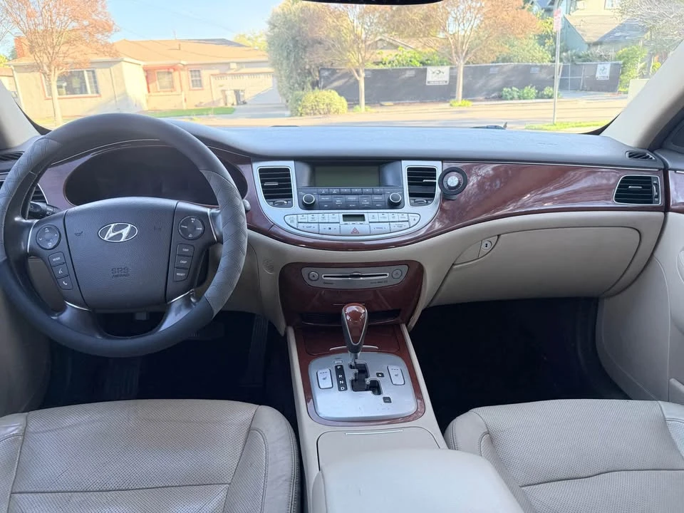 2013 Hyundai Genesis - Image 5 of 13