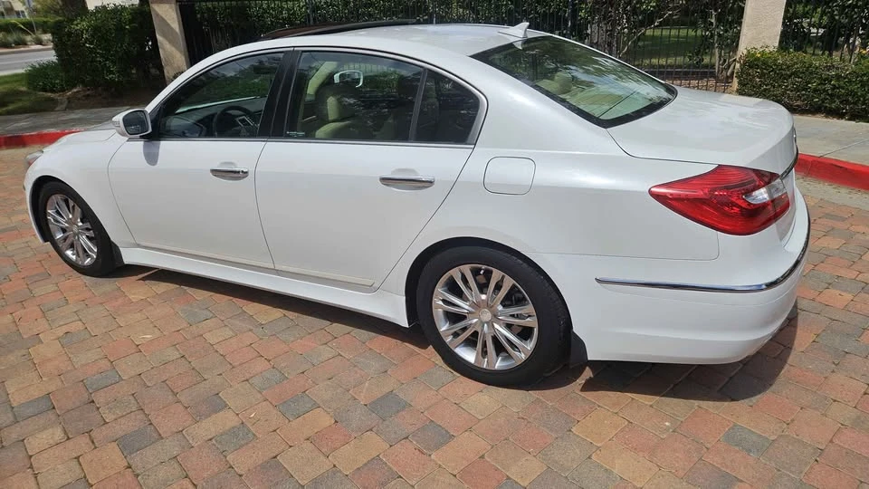 2013 Hyundai Genesis - Image 6 of 7