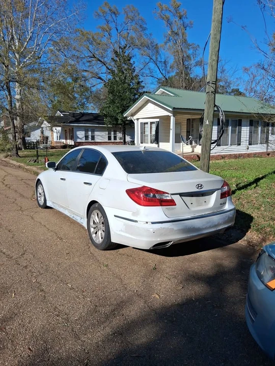2013 Hyundai Genesis - Image 3 of 6