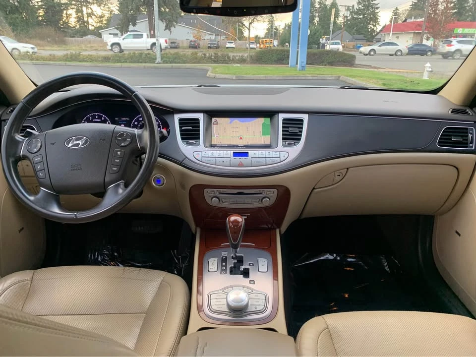 2013 Hyundai Genesis - Image 10 of 12