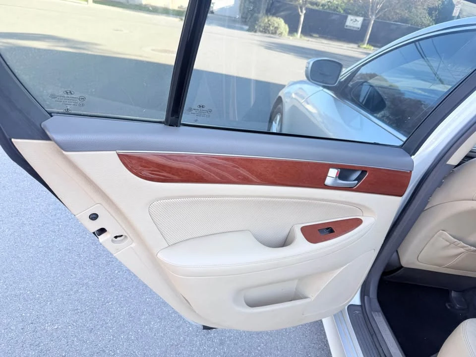 2013 Hyundai Genesis - Image 7 of 13