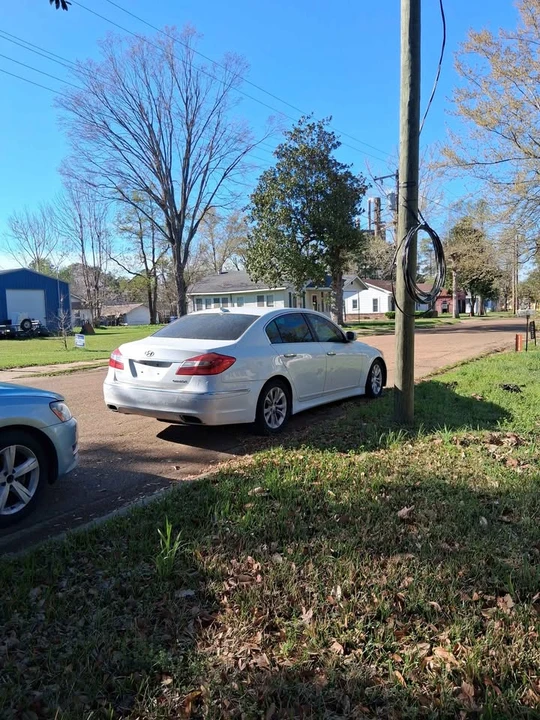 2013 Hyundai Genesis - Image 4 of 6