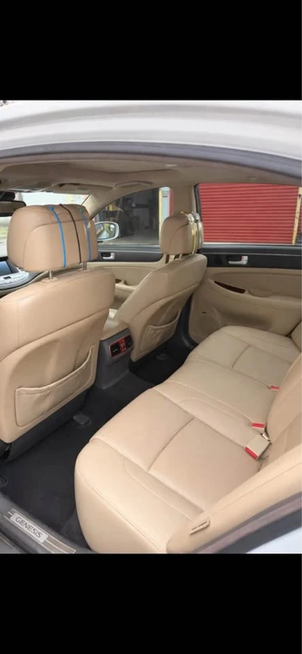 2013 Hyundai Genesis - Image 15 of 16