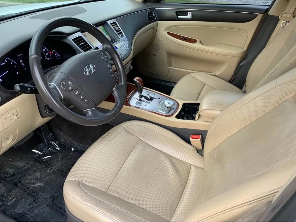 2013 Hyundai Genesis - Image 7 of 12