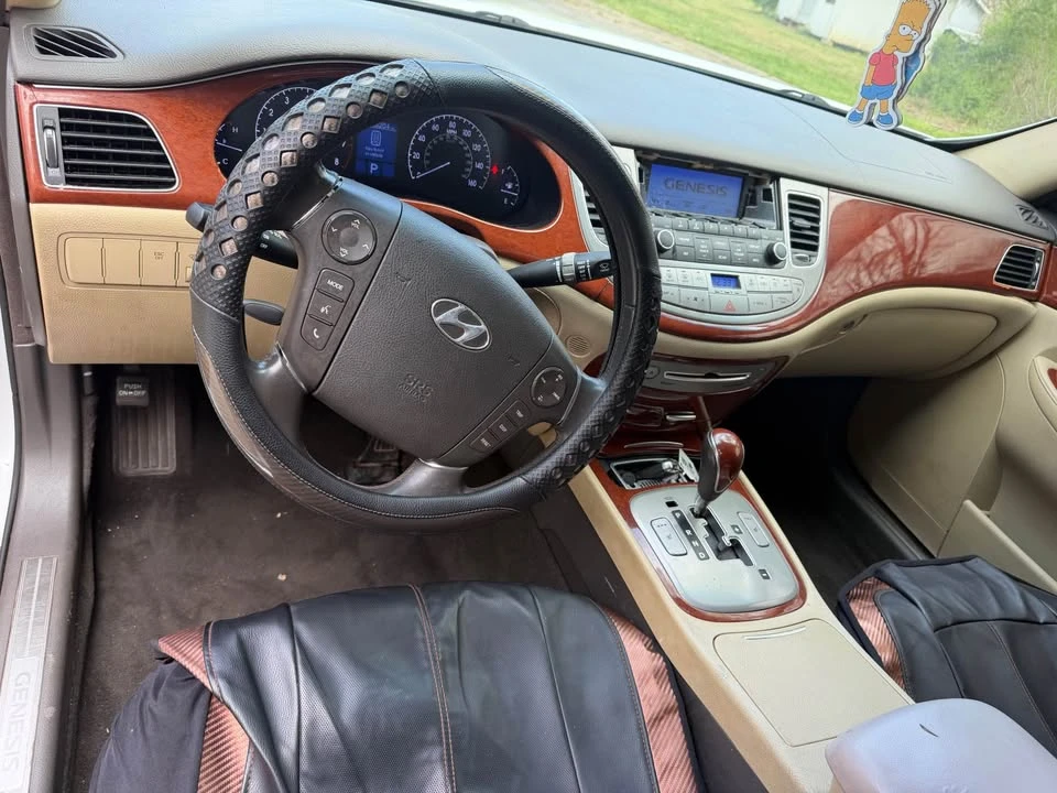 2013 Hyundai Genesis - Image 7 of 8