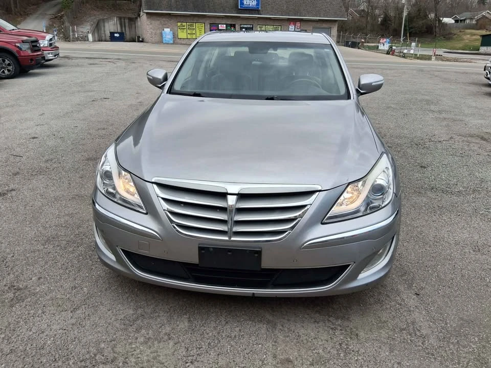 2013 Hyundai Genesis - Image 6 of 18