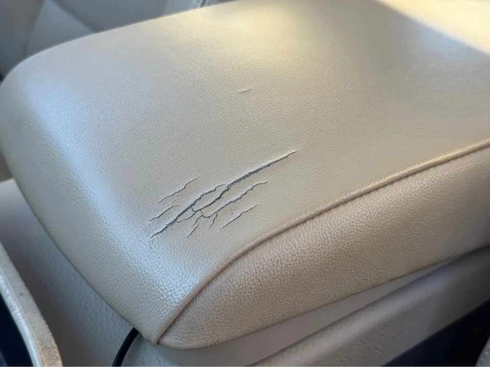 2013 Hyundai Genesis - Image 14 of 20