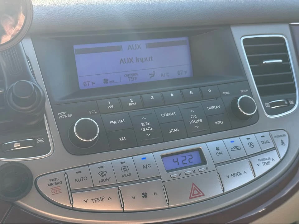 2013 Hyundai Genesis - Image 6 of 20