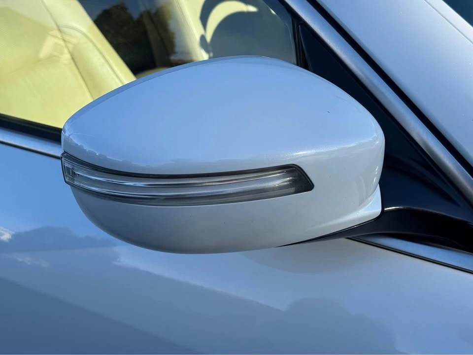 2013 Hyundai Genesis - Image 16 of 20