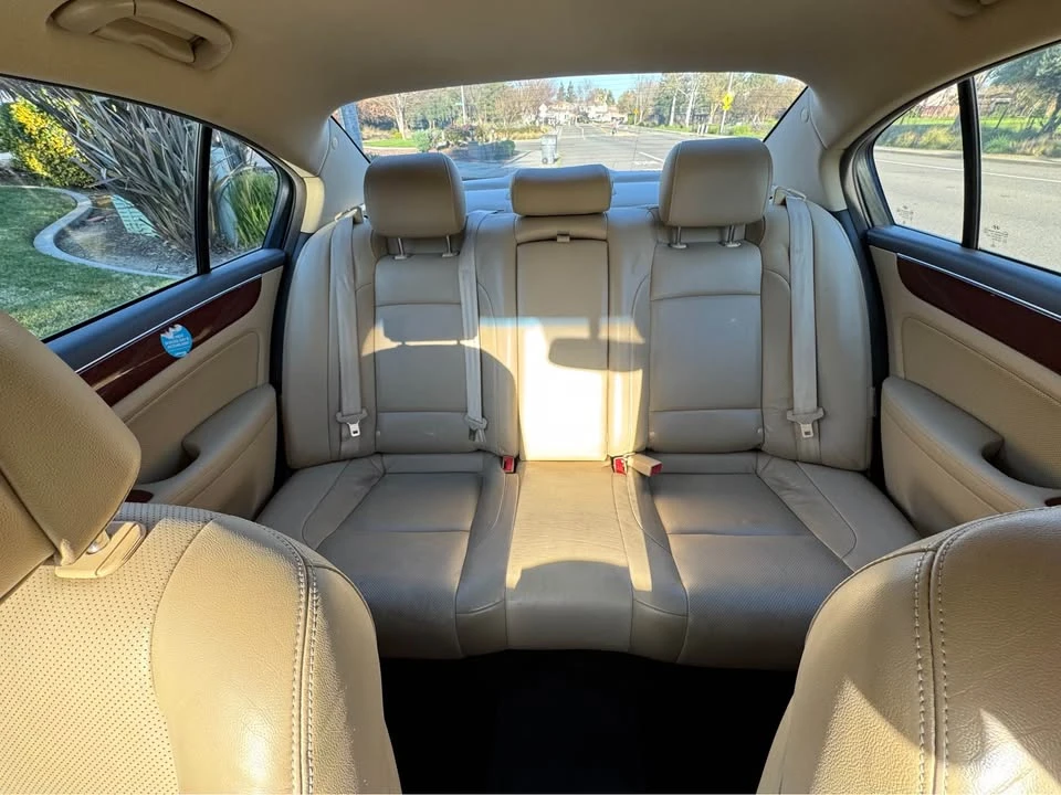 2013 Hyundai Genesis - Image 7 of 20