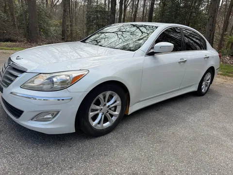 2013 Hyundai Genesis 3.8 Sedan