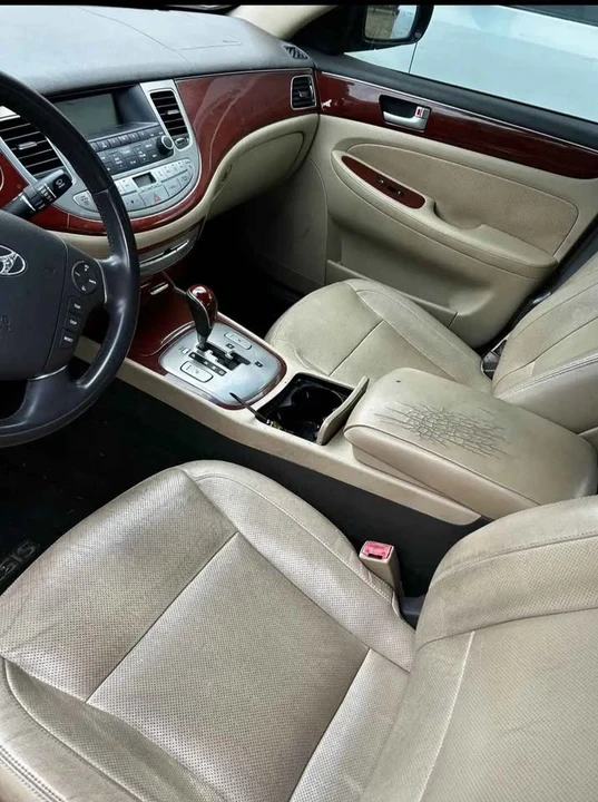 2013 Hyundai Genesis - Image 3 of 3
